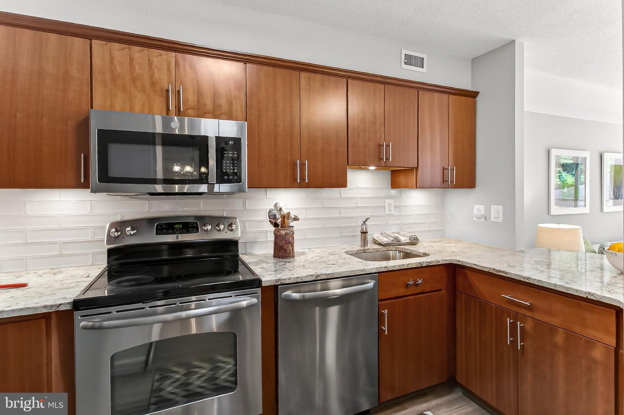 ASTORIA CONDOMINIUM - Residential