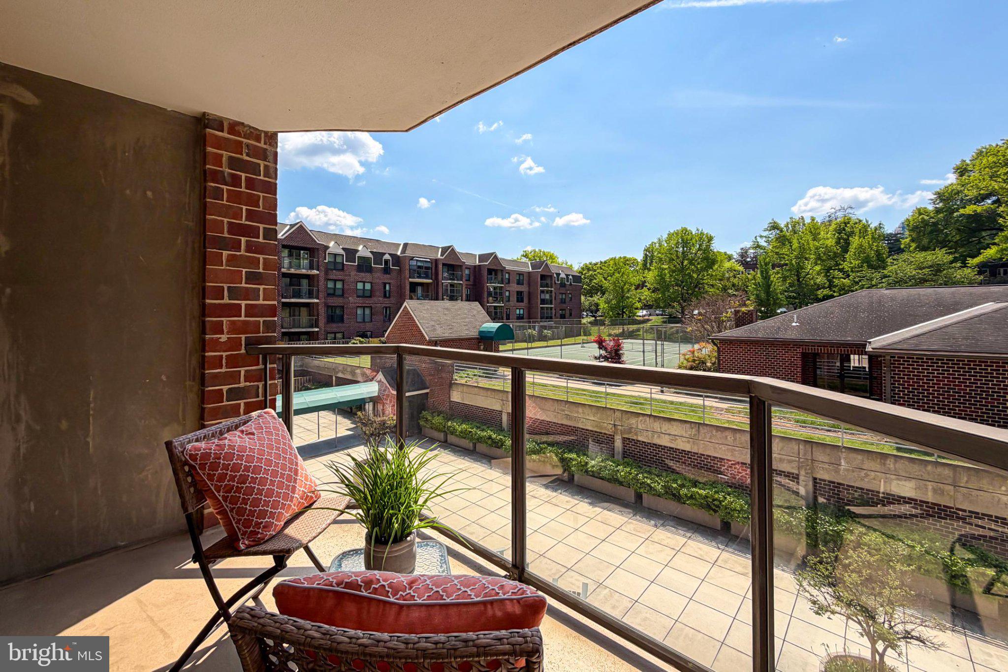 ASTORIA CONDOMINIUM - Residential