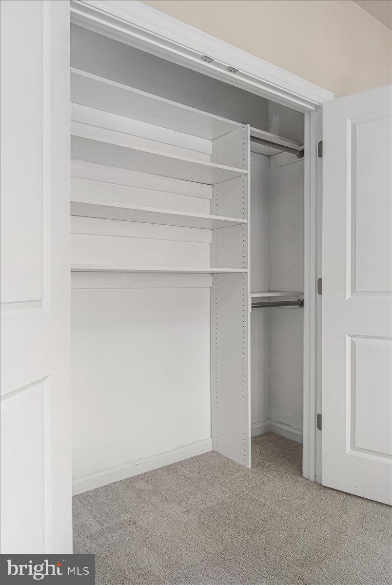 METRO WALK AT MOOREFIELD STATION - Residential Lease