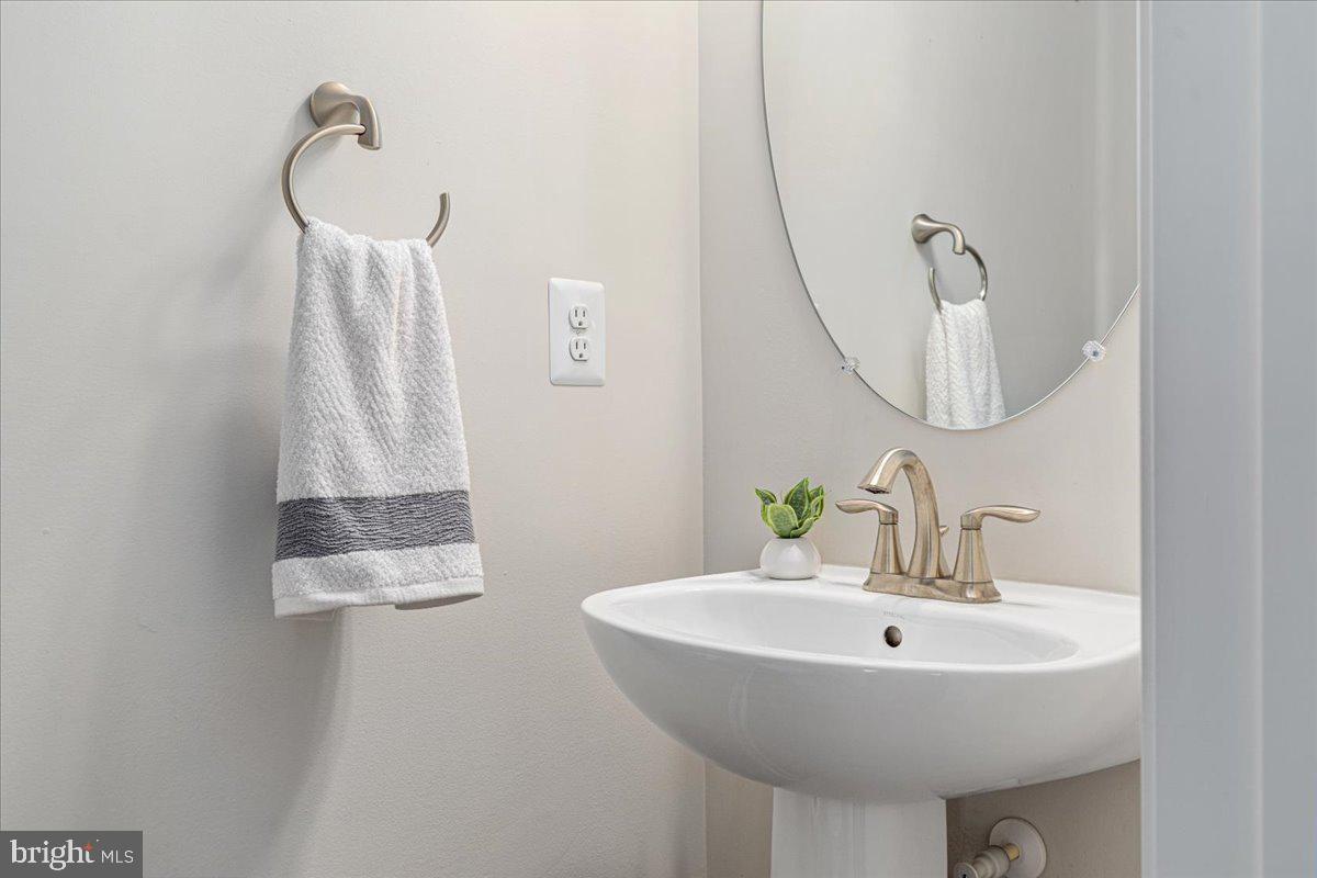 METRO WALK AT MOOREFIELD STATION - Residential Lease