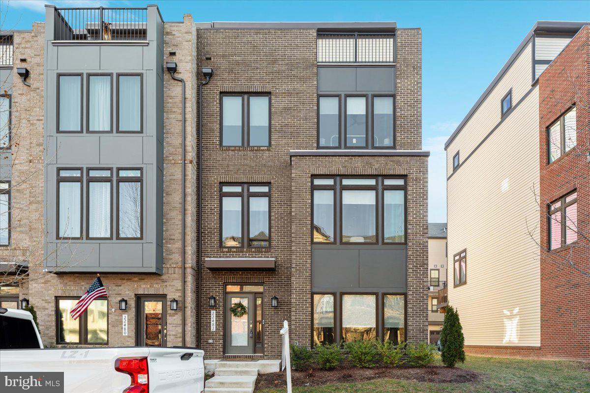 METRO WALK AT MOOREFIELD STATION - Residential Lease