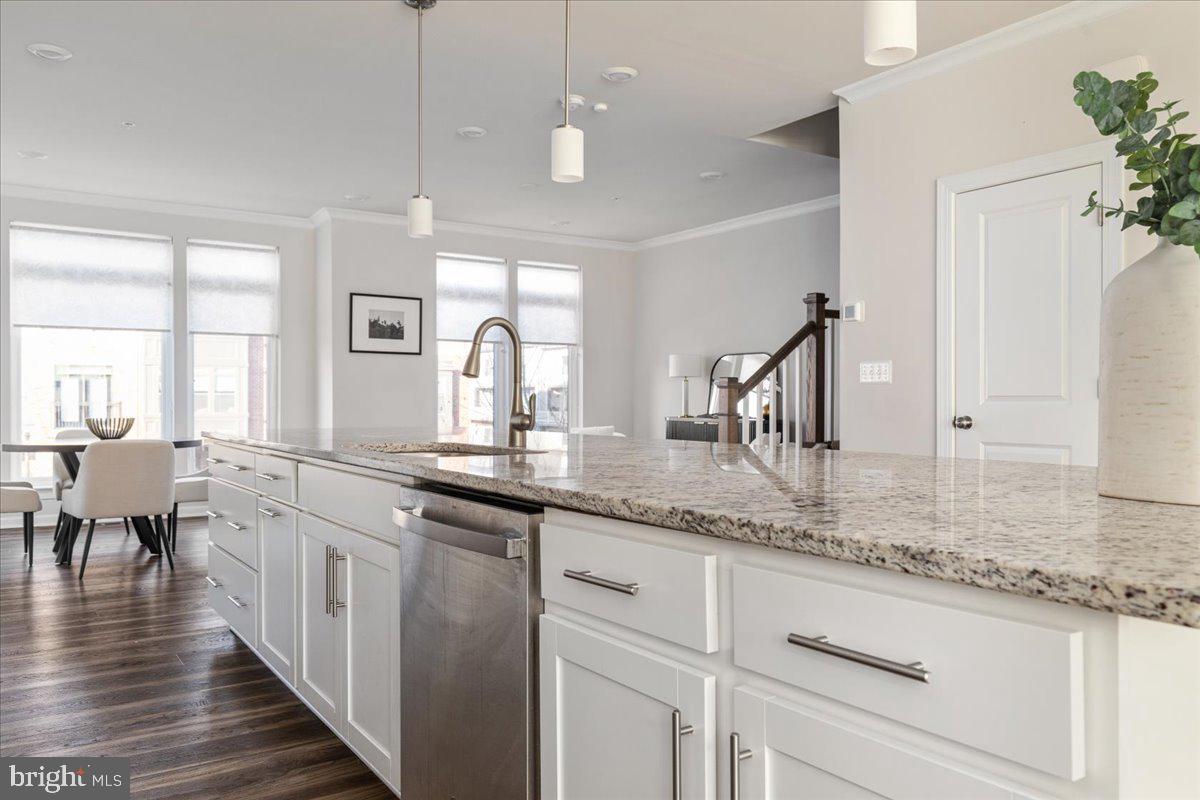 METRO WALK AT MOOREFIELD STATION - Residential Lease