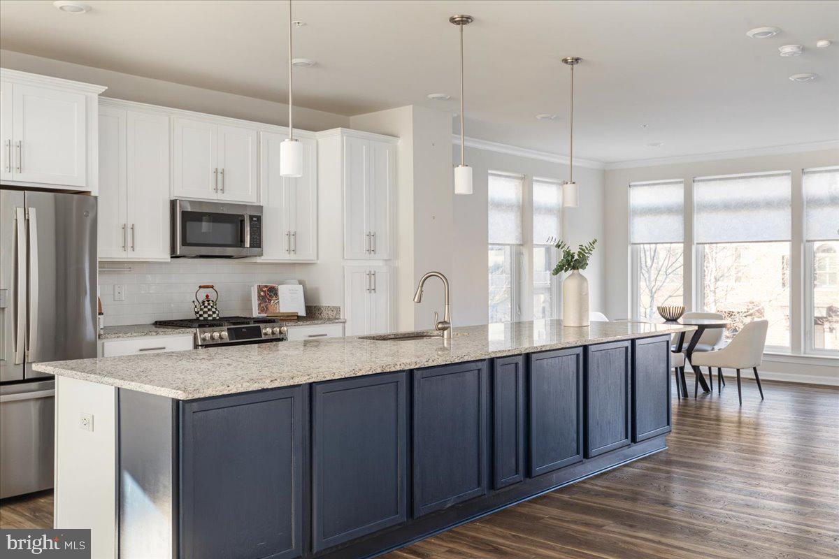 METRO WALK AT MOOREFIELD STATION - Residential Lease