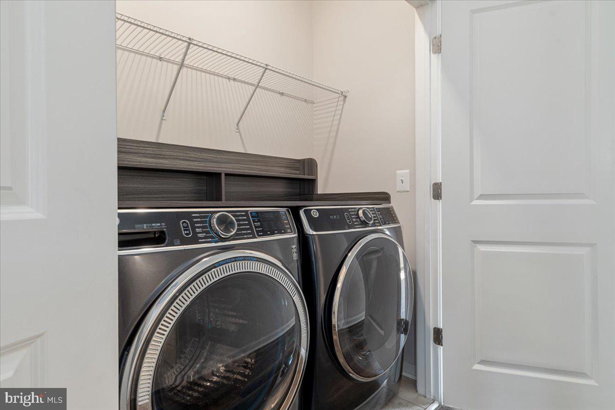 METRO WALK AT MOOREFIELD STATION - Residential Lease