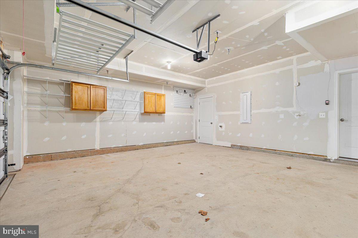 METRO WALK AT MOOREFIELD STATION - Residential Lease