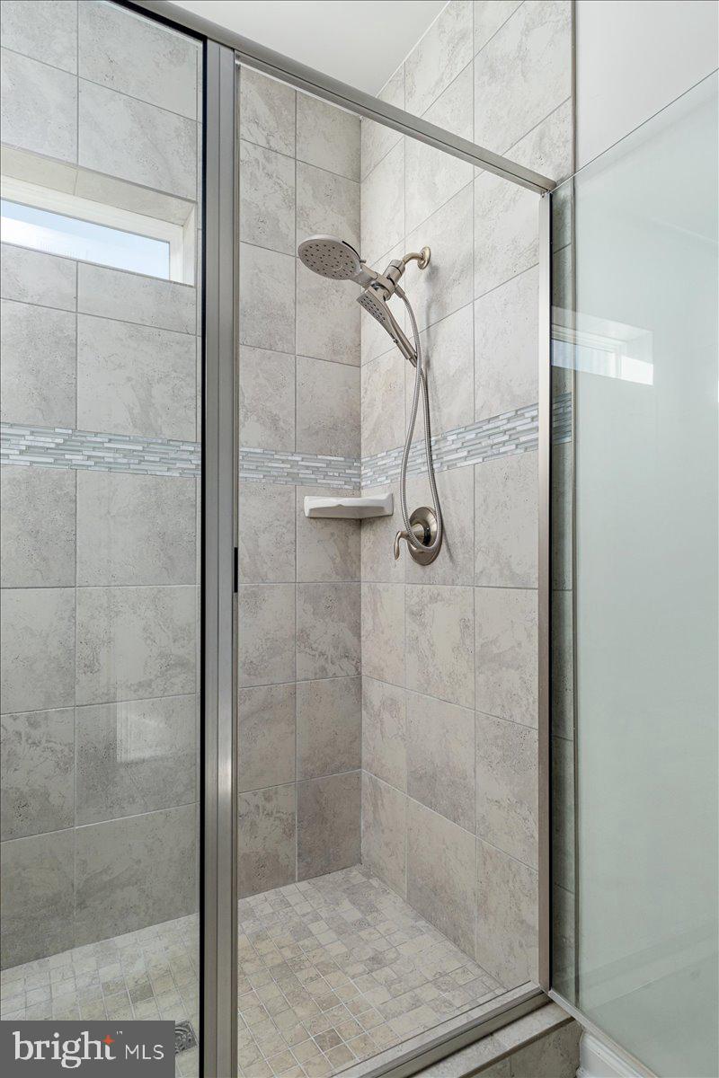 METRO WALK AT MOOREFIELD STATION - Residential Lease