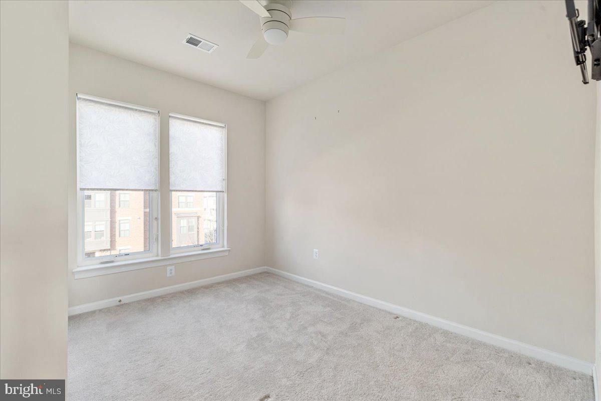 METRO WALK AT MOOREFIELD STATION - Residential Lease