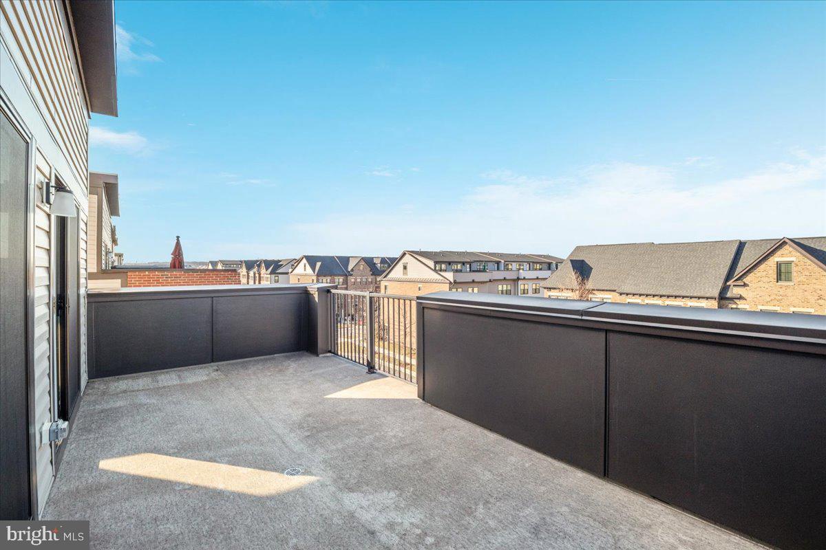 METRO WALK AT MOOREFIELD STATION - Residential Lease