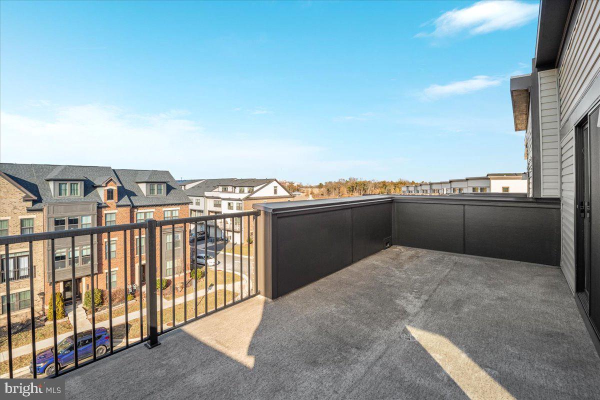 METRO WALK AT MOOREFIELD STATION - Residential Lease