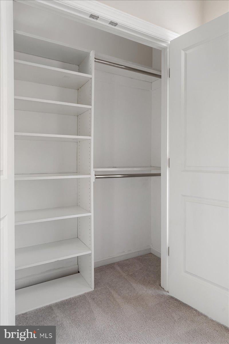 METRO WALK AT MOOREFIELD STATION - Residential Lease