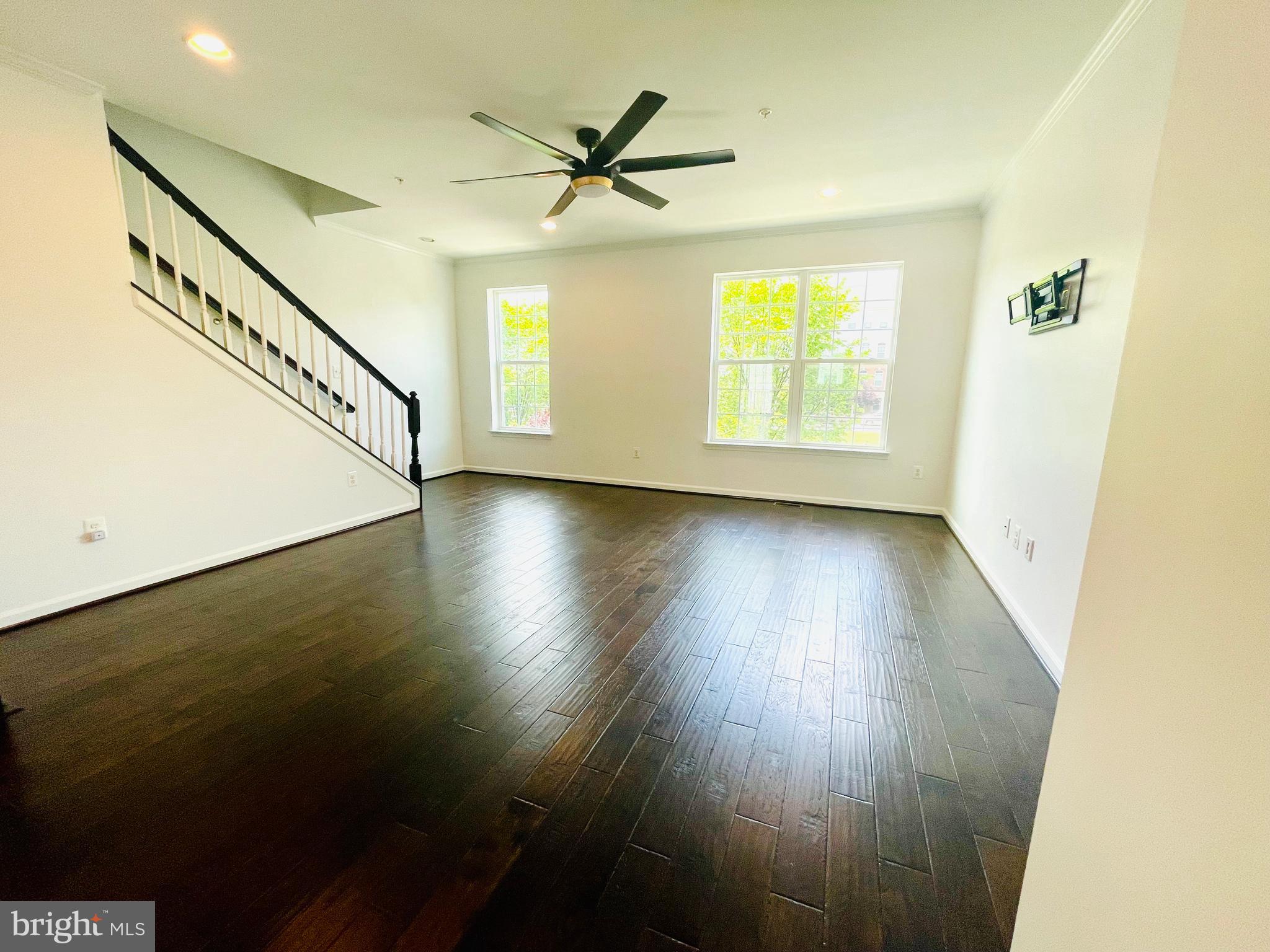 OXFORD SQUARE - Residential Lease