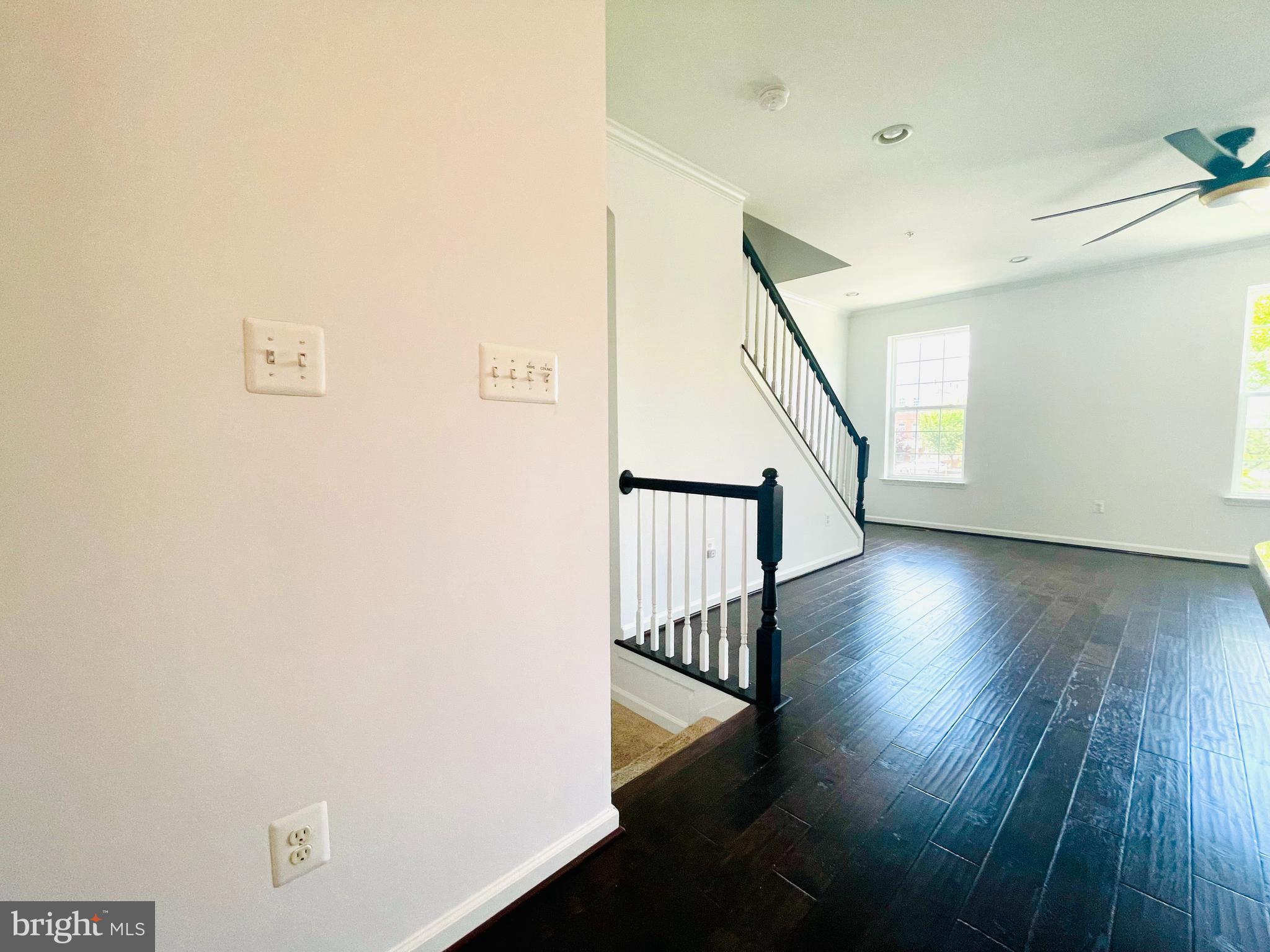 OXFORD SQUARE - Residential Lease