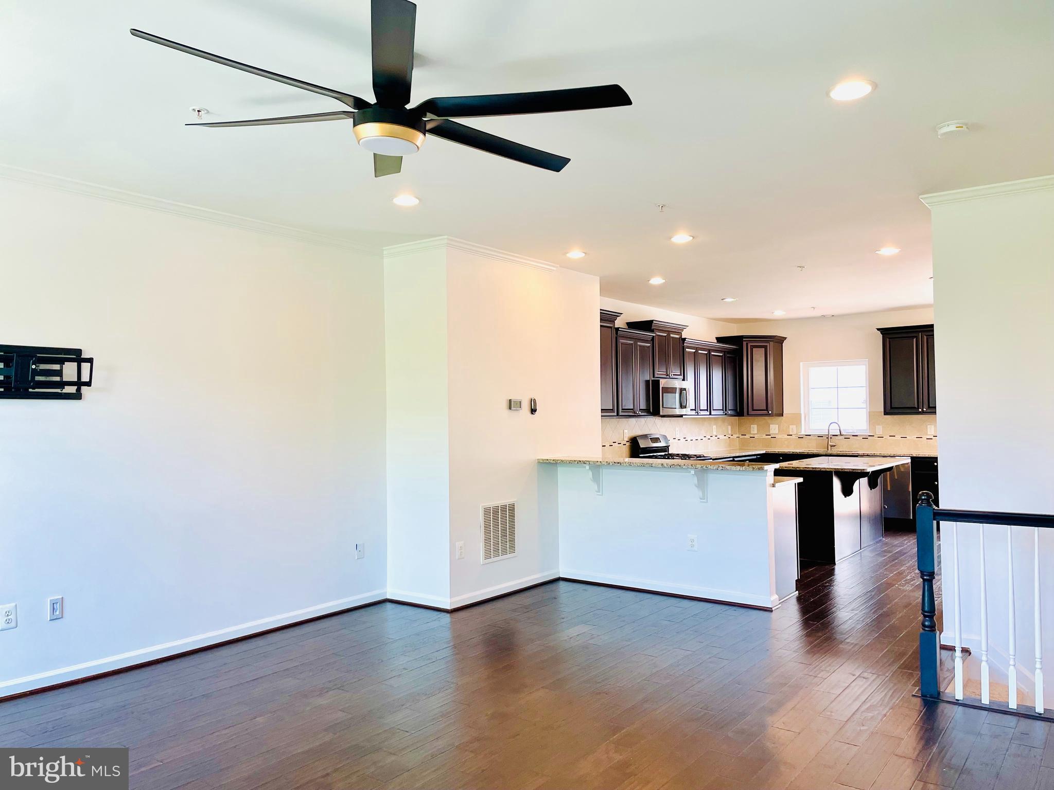 OXFORD SQUARE - Residential Lease