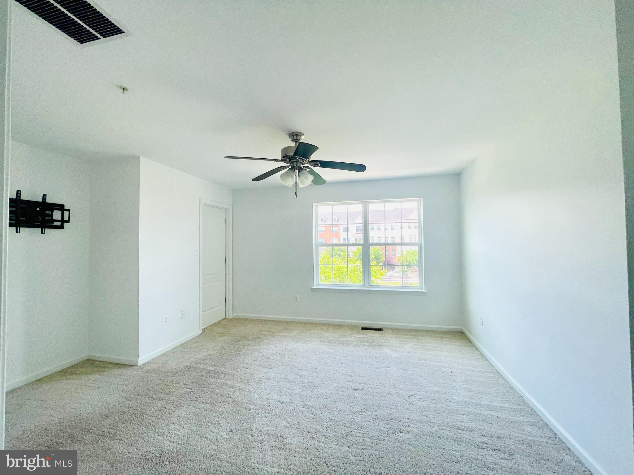 OXFORD SQUARE - Residential Lease