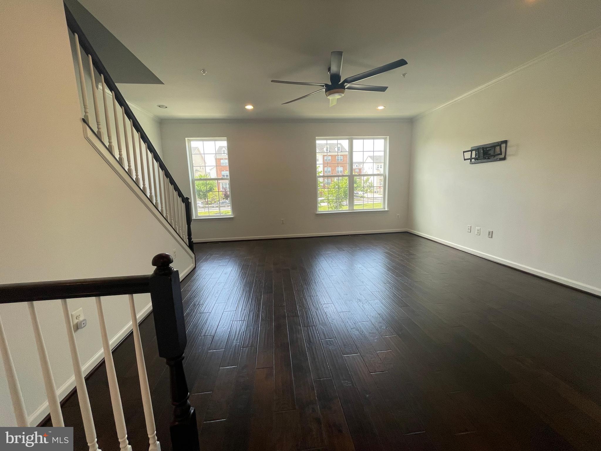 OXFORD SQUARE - Residential Lease