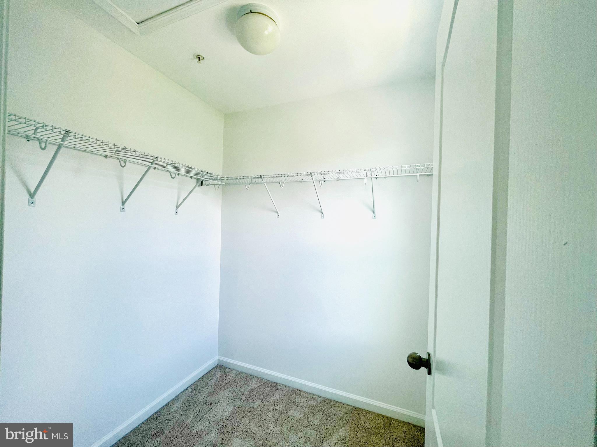 OXFORD SQUARE - Residential Lease