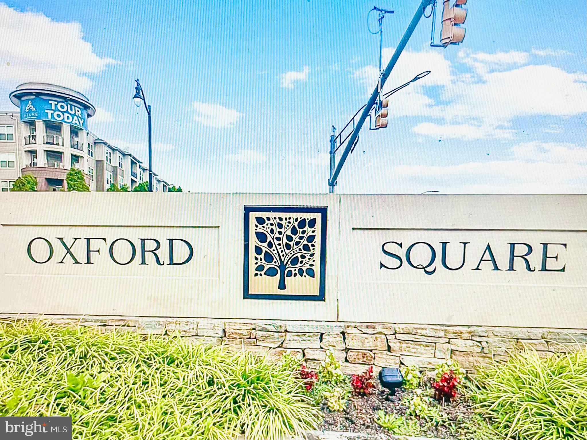 OXFORD SQUARE - Residential Lease