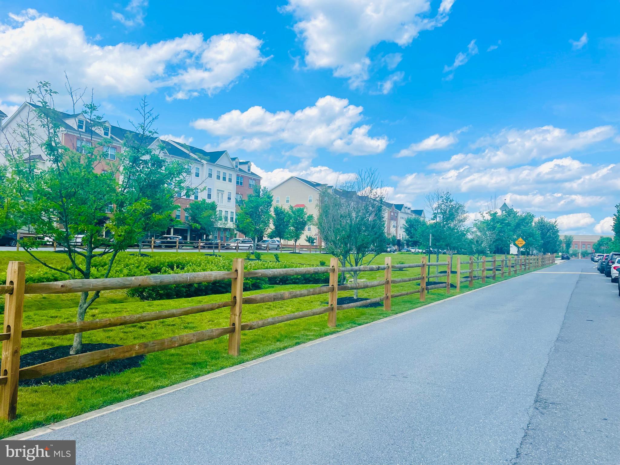 OXFORD SQUARE - Residential Lease