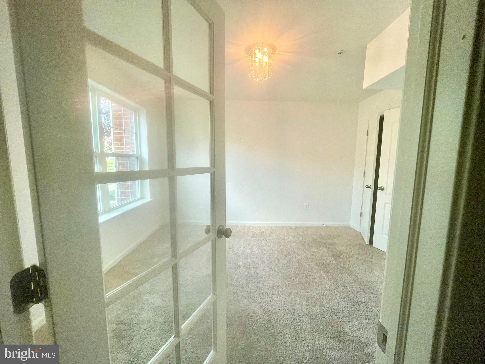 OXFORD SQUARE - Residential Lease