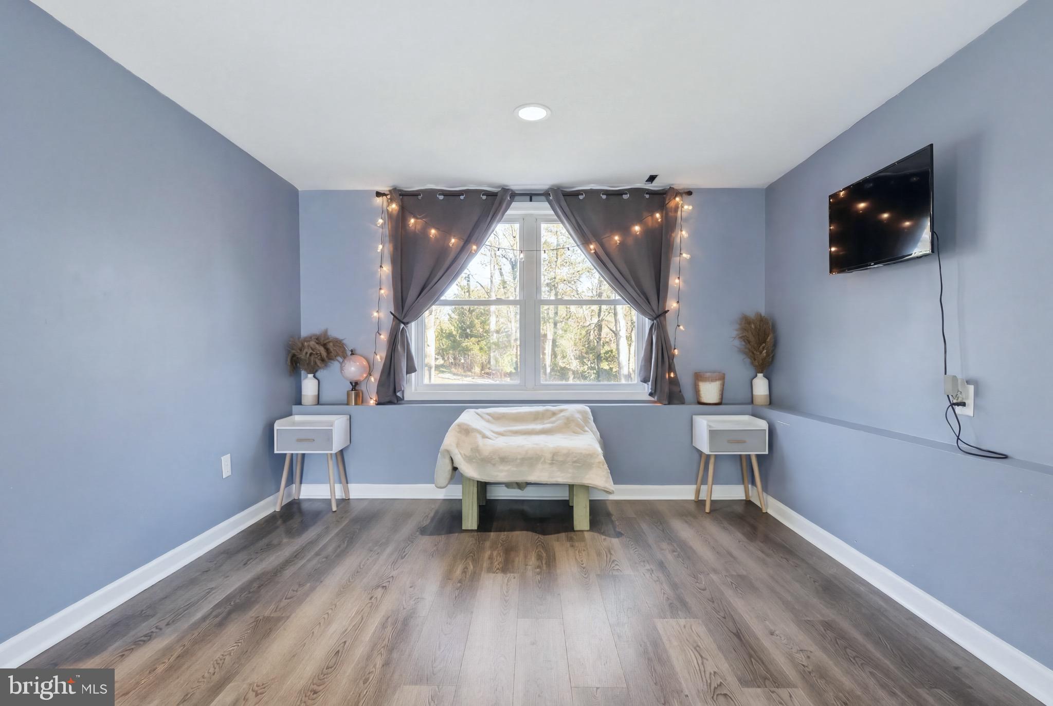 STRAWBERRY HILL EST SUB - Residential