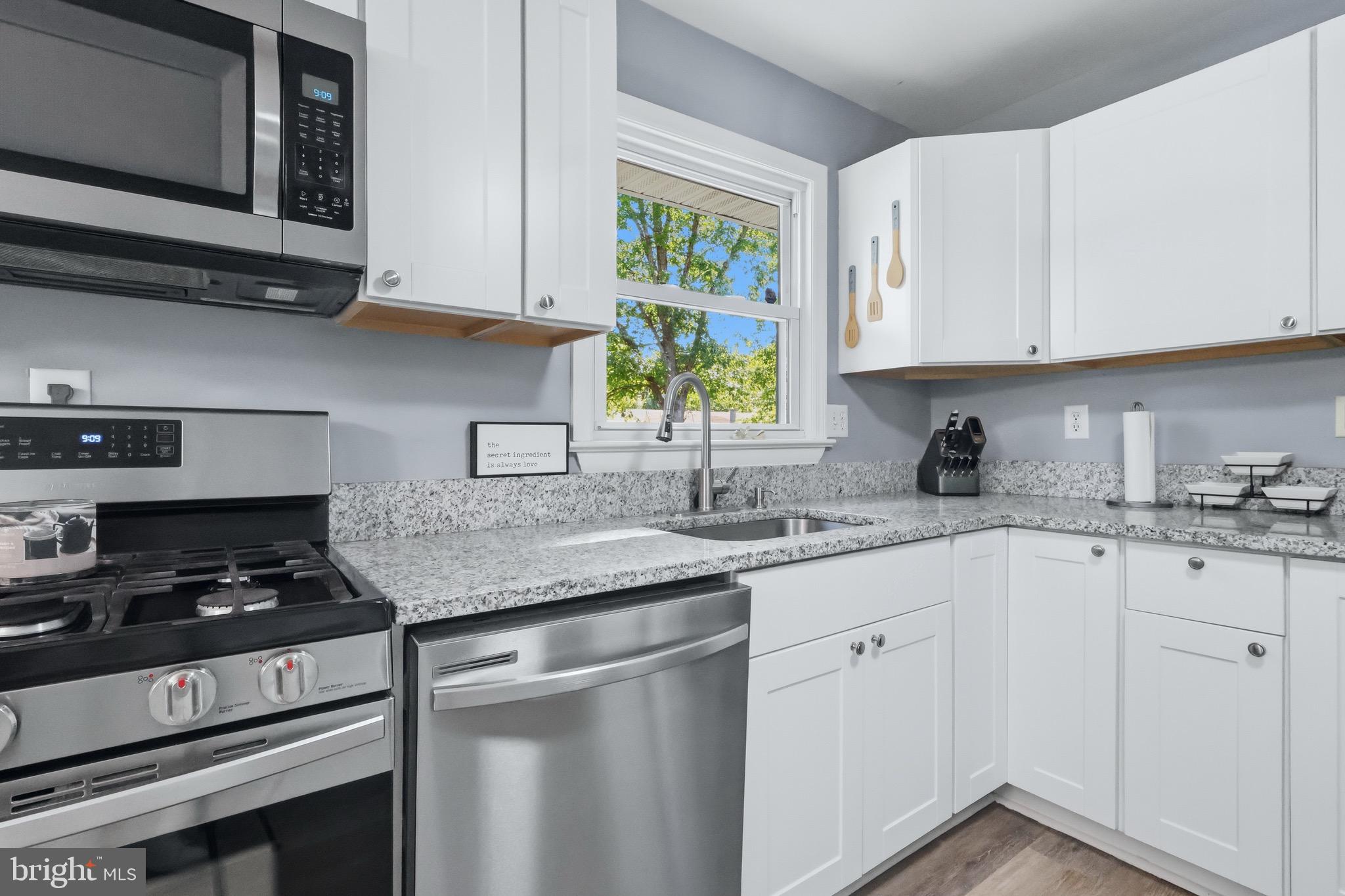 STRAWBERRY HILL EST SUB - Residential