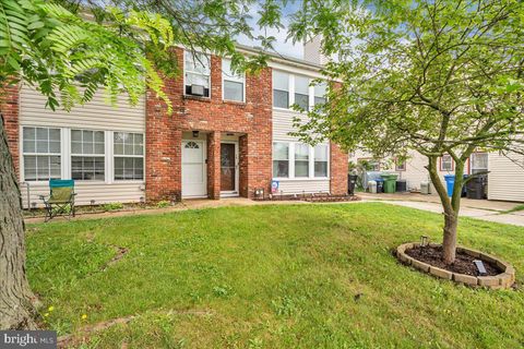 Townhouse For Sale - 16 Fomalhaut Court<br/> Gloucester County, BLACKWOOD, NJ 08012