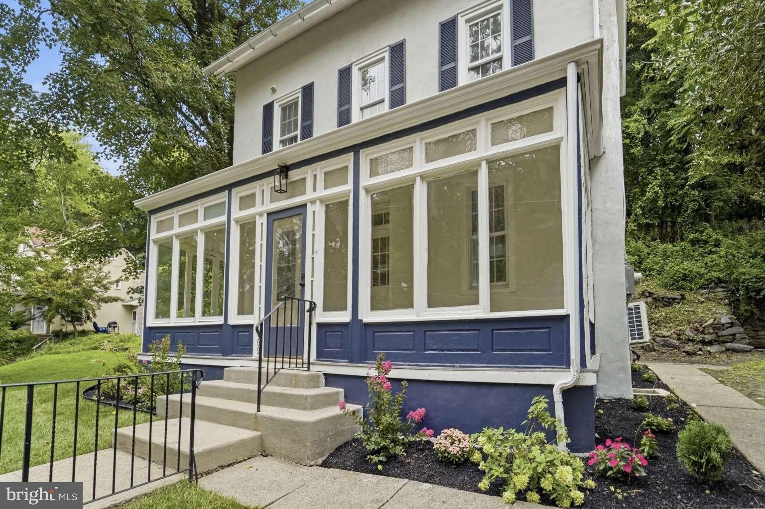 869 ROCK LANE
