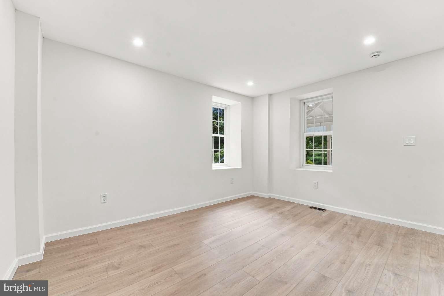 869 ROCK LANE