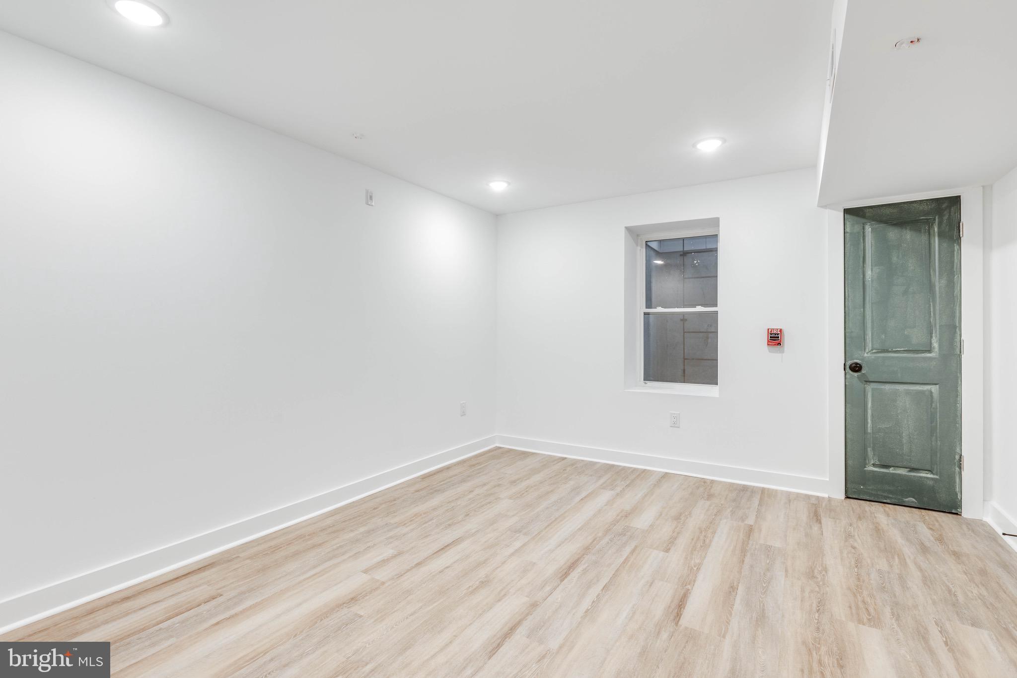 TEMPLE UNIVERSITY - Residential Lease