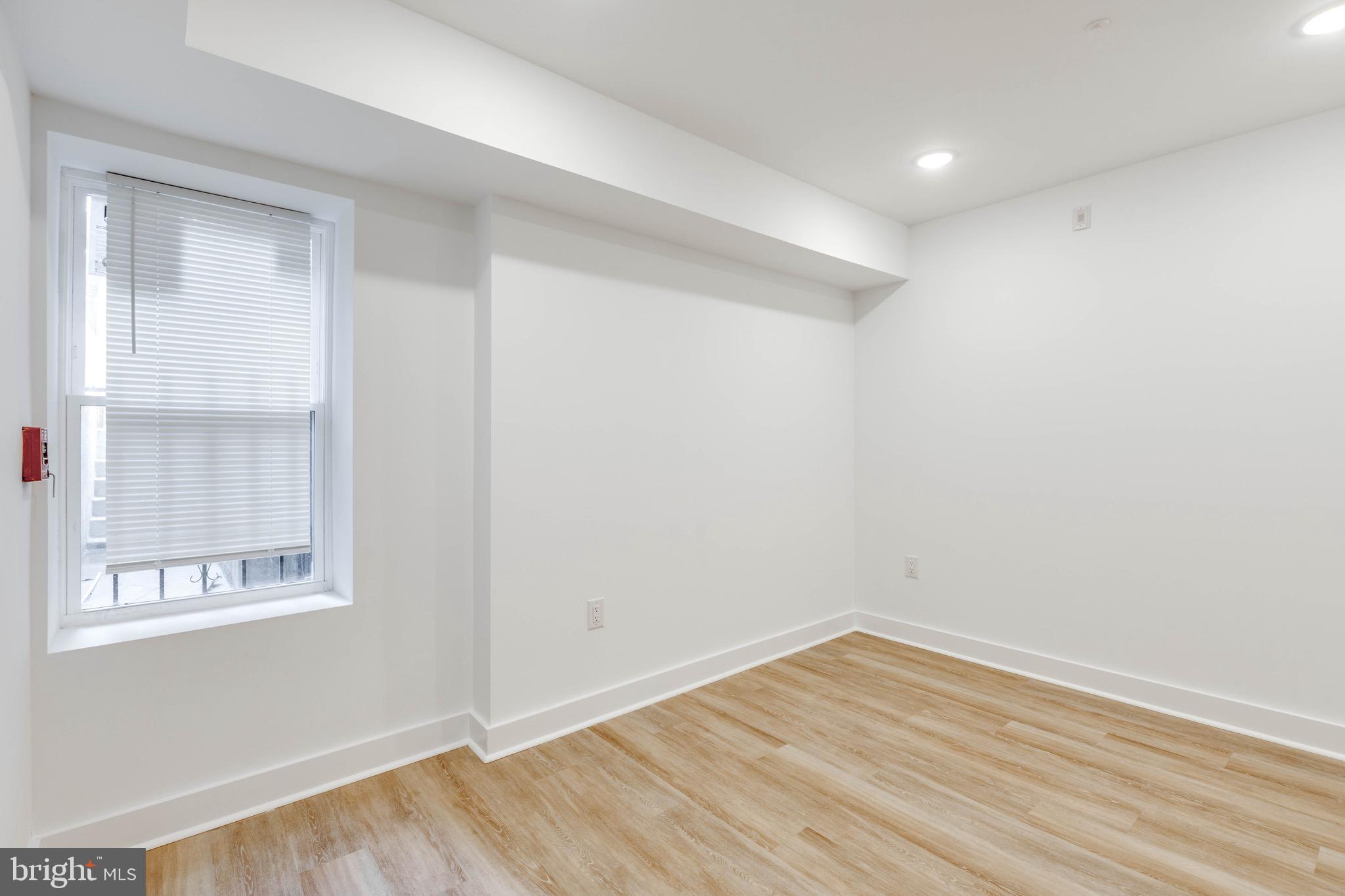 TEMPLE UNIVERSITY - Residential Lease