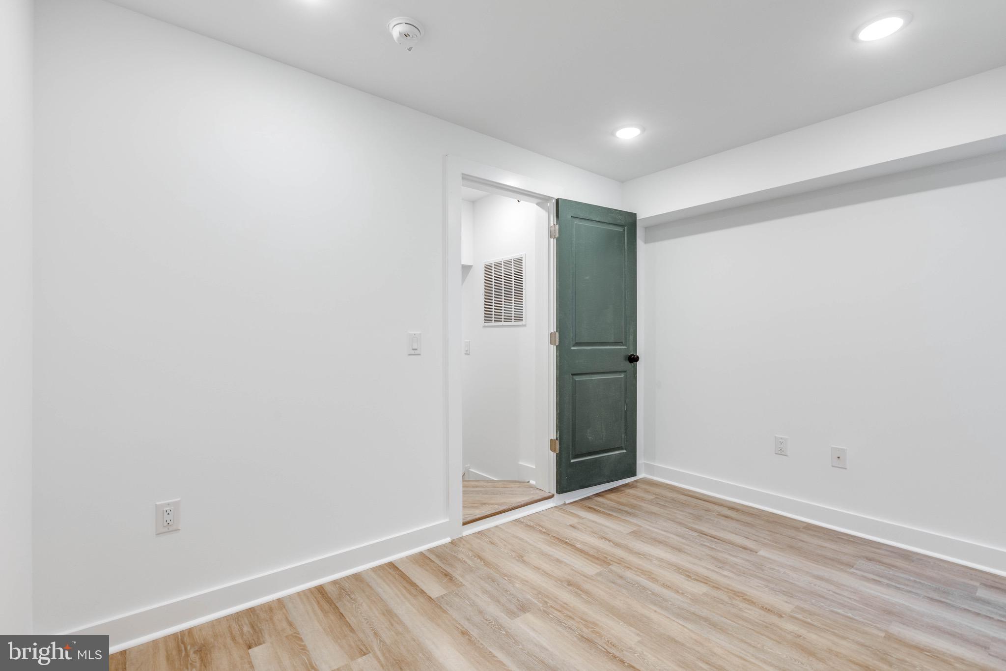 TEMPLE UNIVERSITY - Residential Lease