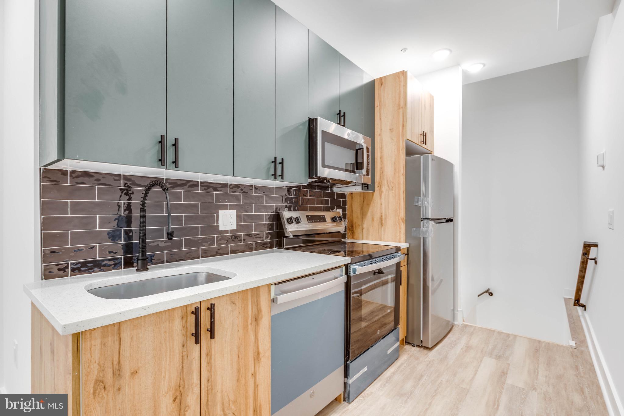 TEMPLE UNIVERSITY - Residential Lease