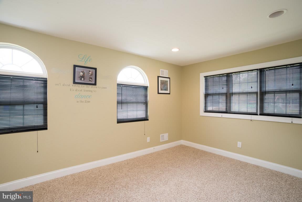 ST CHARLES - CARRINGTON - Residential