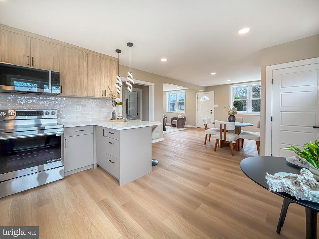 VILLAGE GREEN - Residential