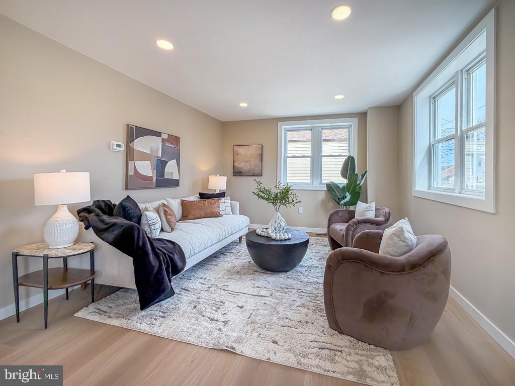 VILLAGE GREEN - Residential