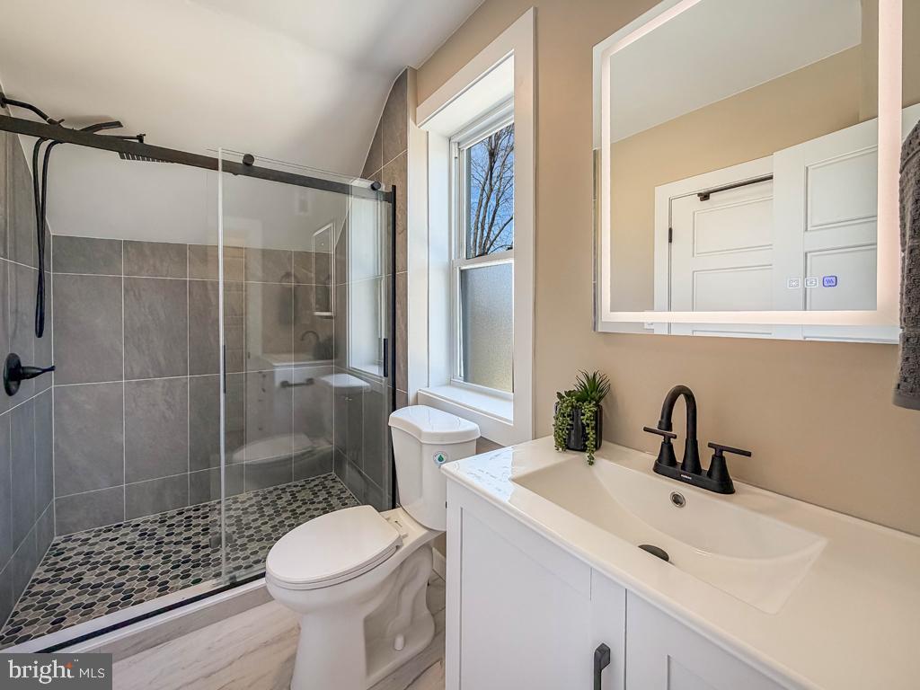 VILLAGE GREEN - Residential