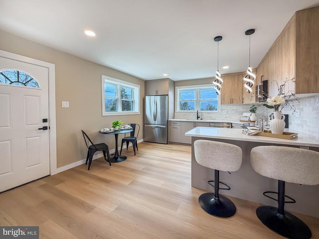 VILLAGE GREEN - Residential