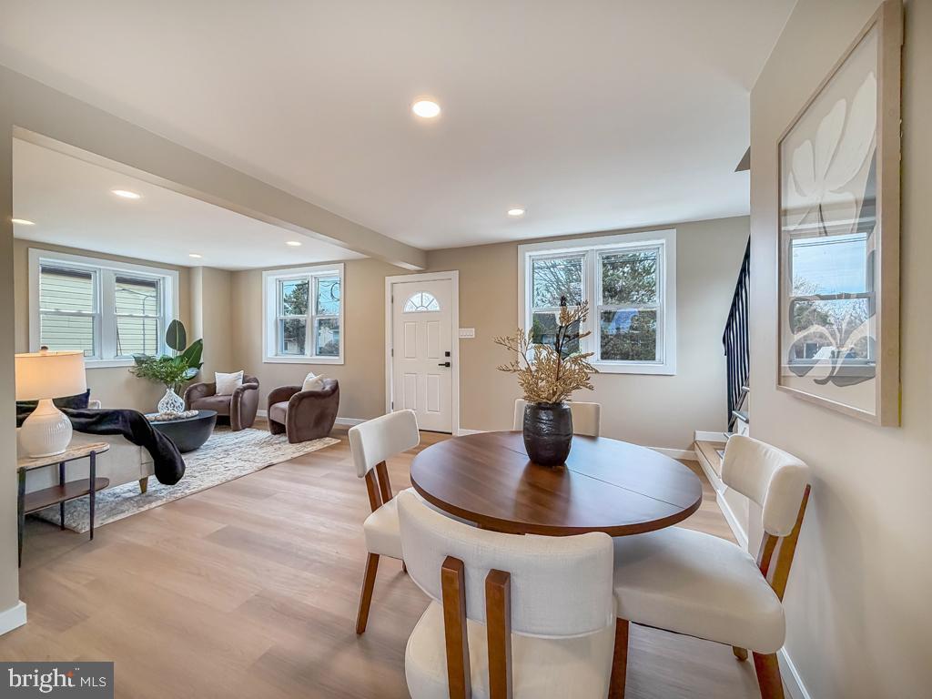 VILLAGE GREEN - Residential