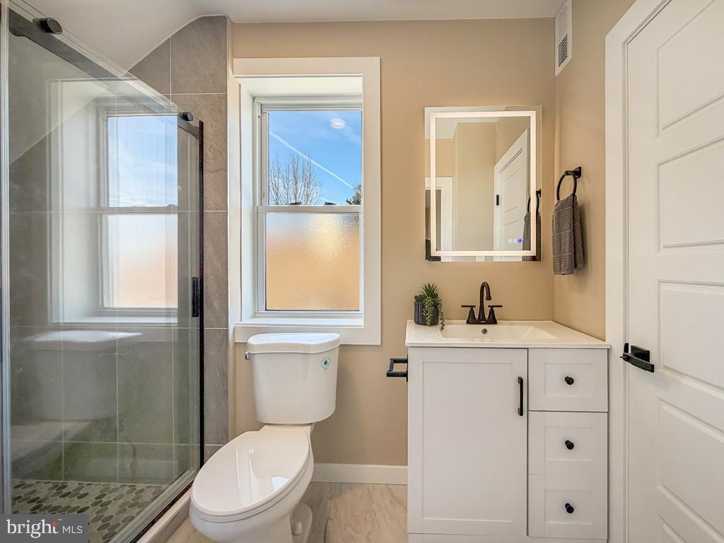 VILLAGE GREEN - Residential