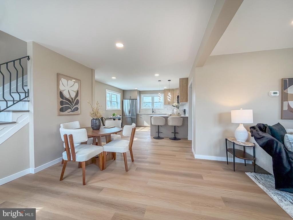 VILLAGE GREEN - Residential