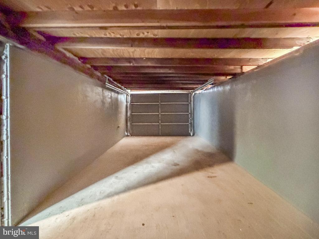 VILLAGE GREEN - Residential