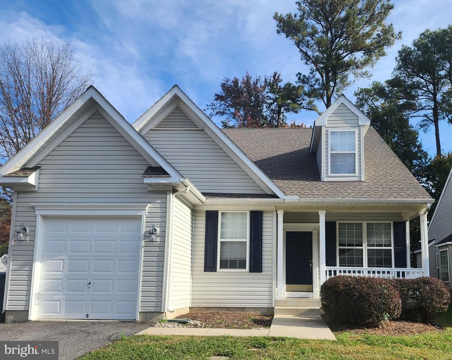 Great location in established neighborhood of Clayborne Woods. New roof. Newer paint and carpet. Kitchen with breakfast nook, newer appliances and granite countertops, including a gas stove. Large room sizes, 9'ceilings, family room and separate living room. First floor primary bedroom with walk in closet, jetted tub, double vanity, and vaulted ceiling with ceiling fan. Powder room on main level. Two additional bedrooms and full bath on upper level. Fully fenced back yard. Lots of windows, front porch, rear deck, neighborhood walking trails, oversized one-car garage, lots of storage. Close to Bay Bridge and shopping.