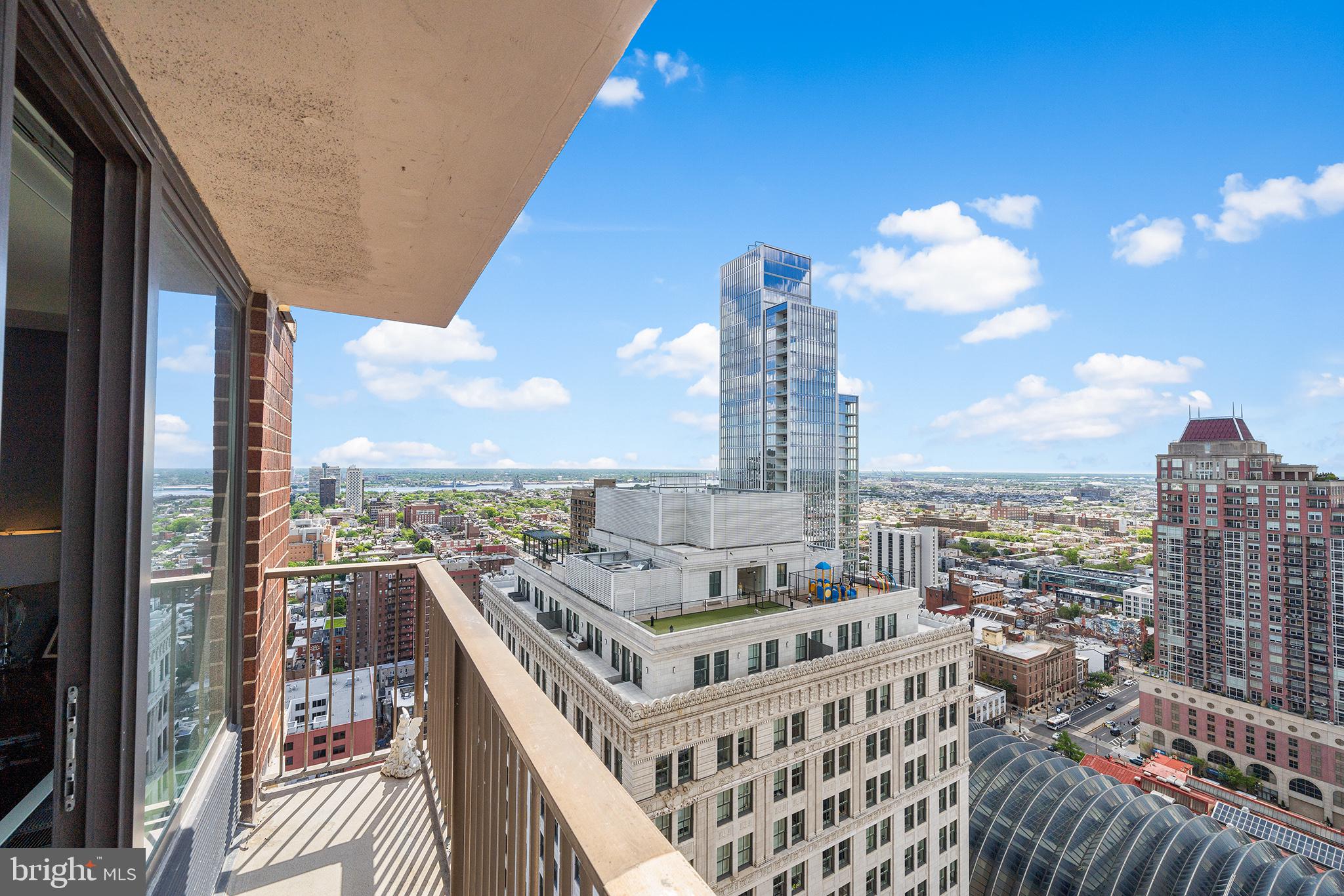 ACADEMY HOUSE - Residential