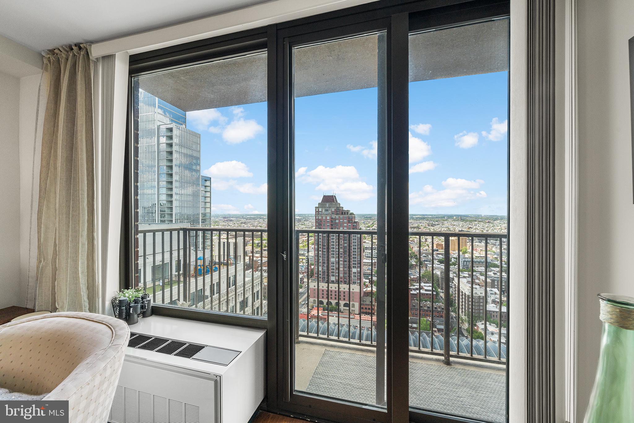 ACADEMY HOUSE - Residential