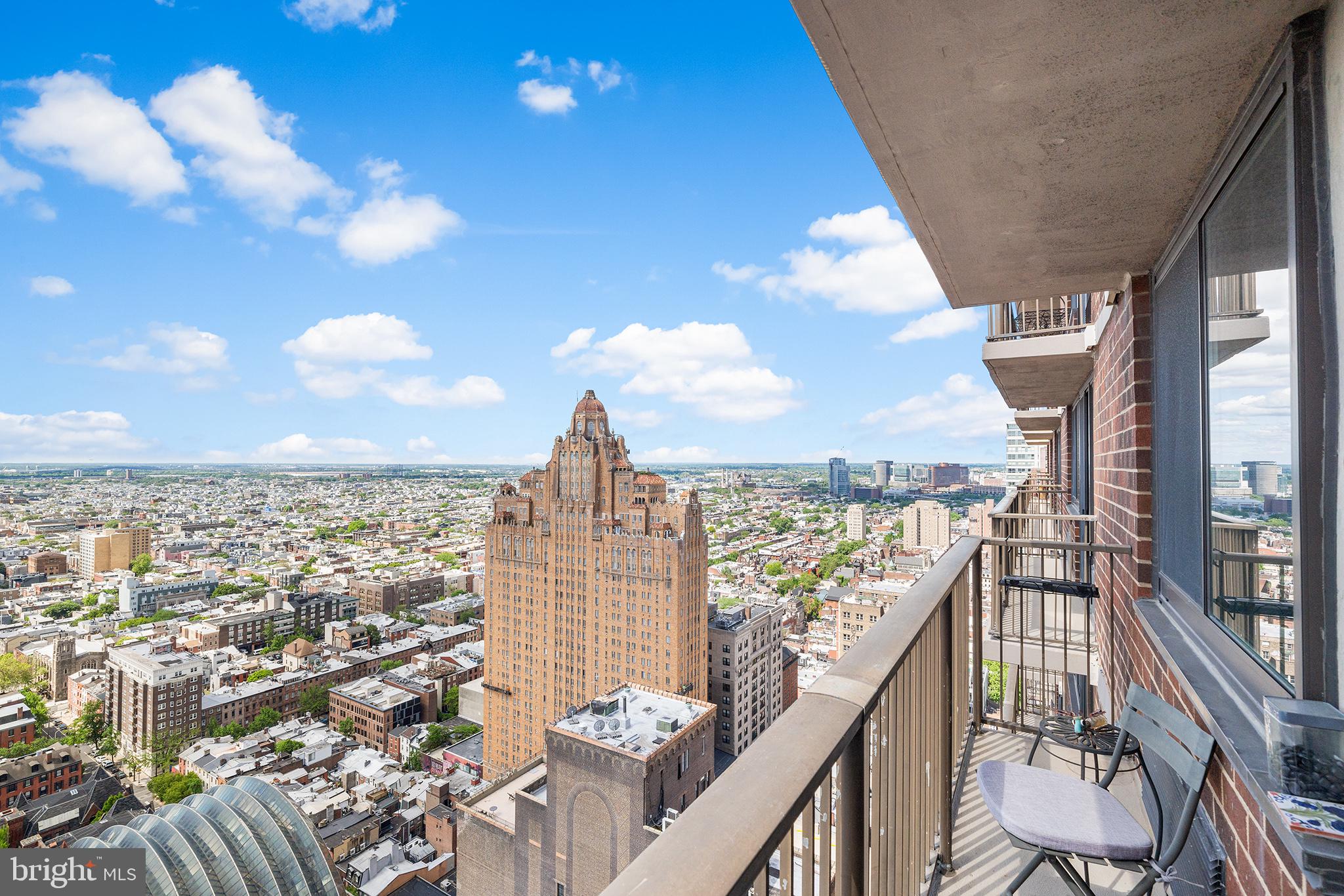 ACADEMY HOUSE - Residential