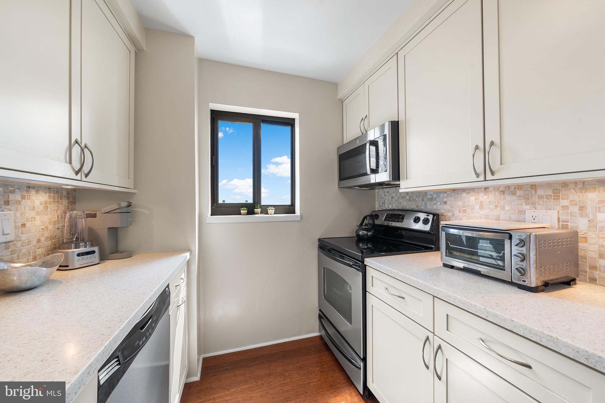 ACADEMY HOUSE - Residential