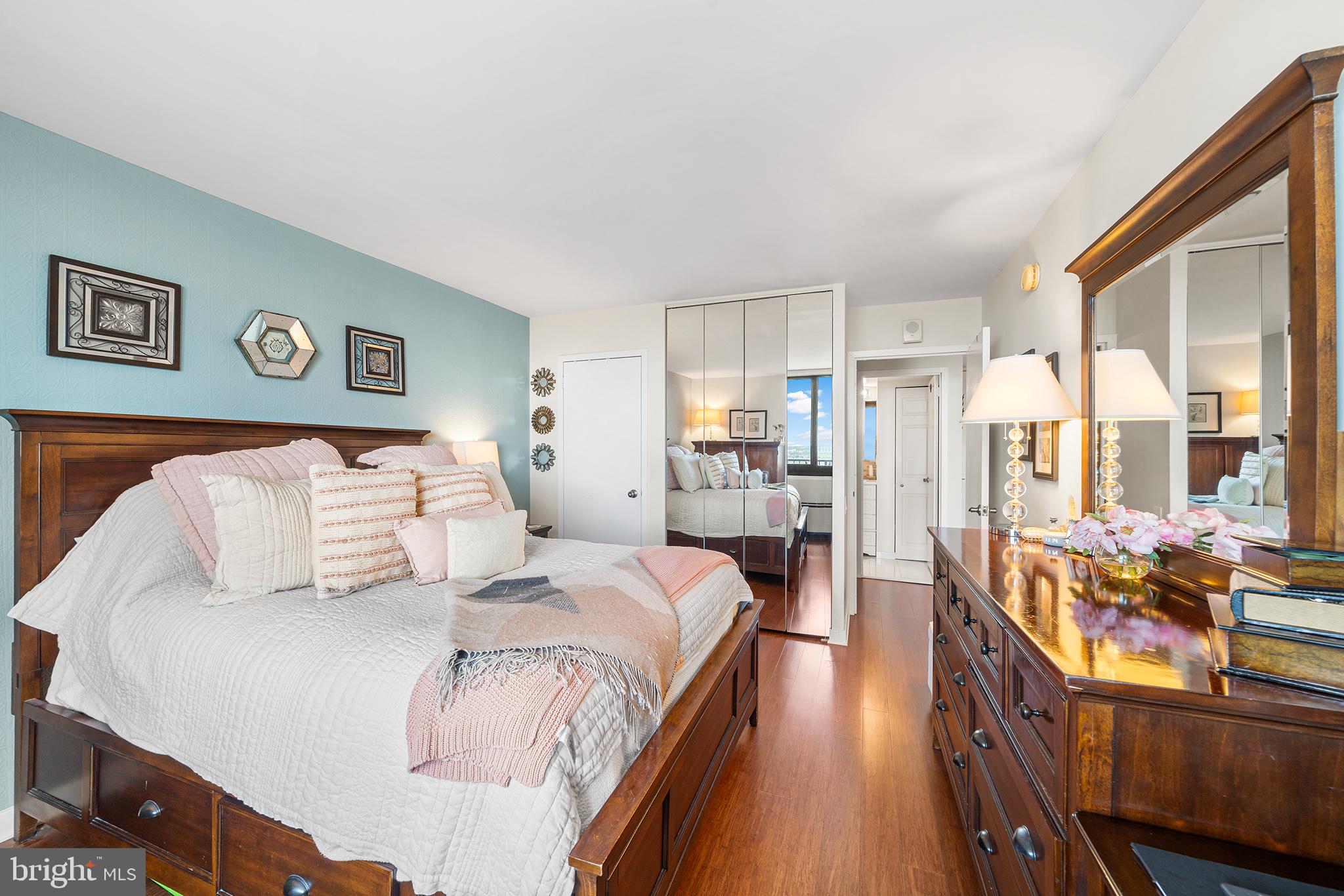 ACADEMY HOUSE - Residential