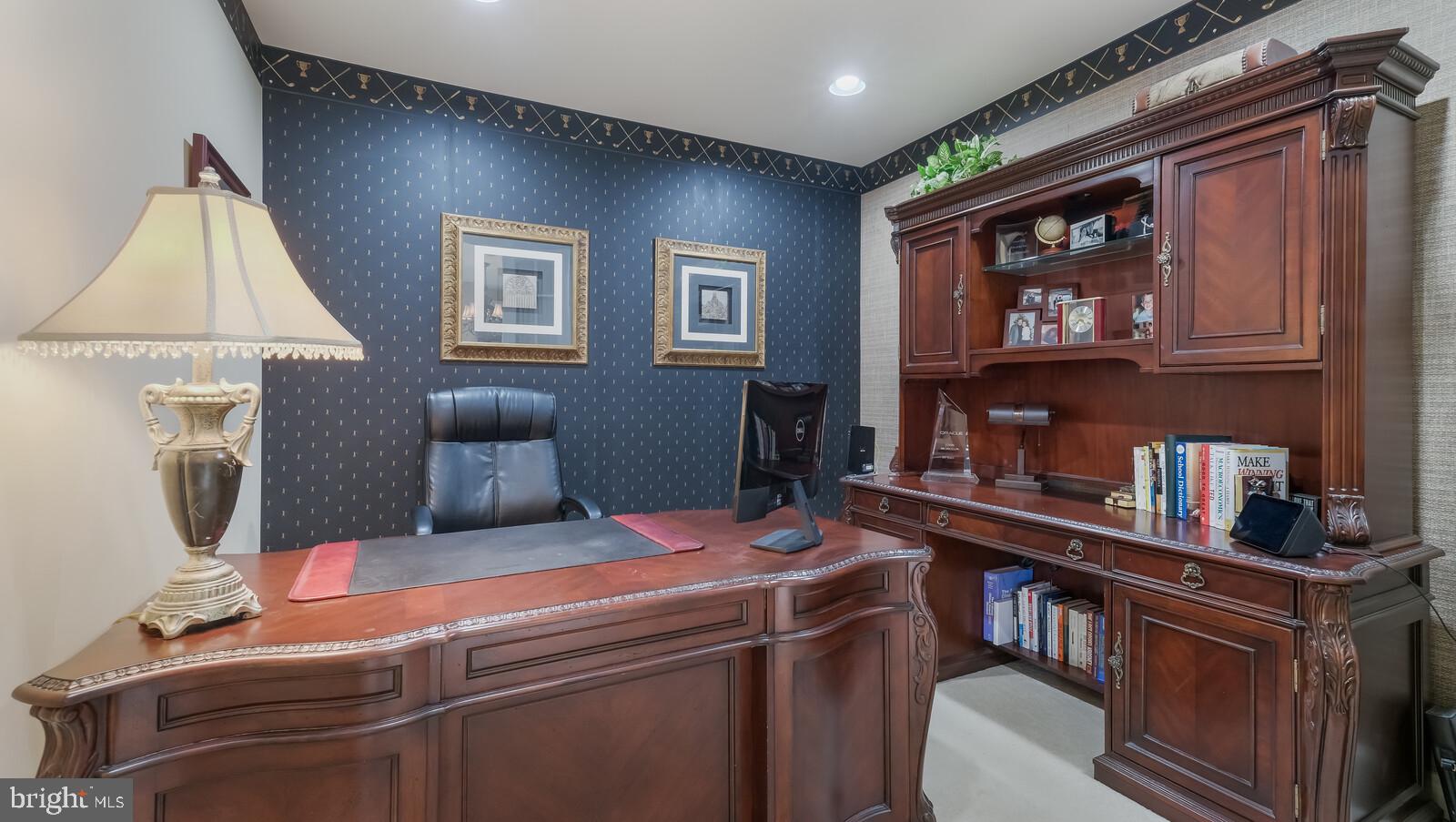 DARK HOLLOW - Residential