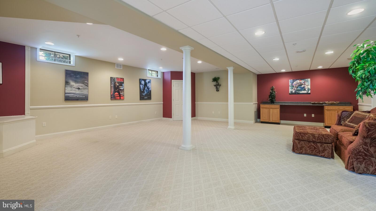 DARK HOLLOW - Residential