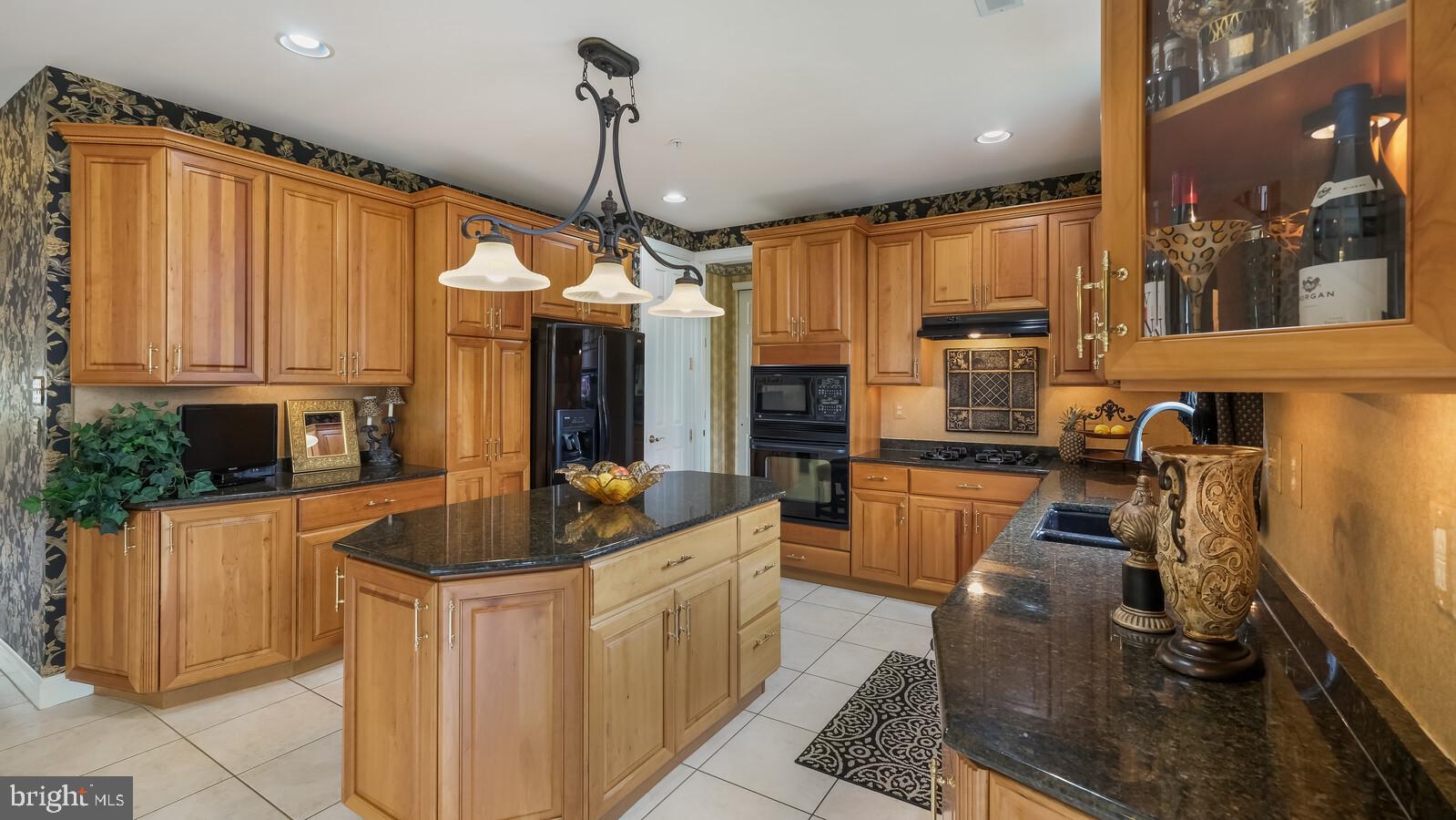 DARK HOLLOW - Residential